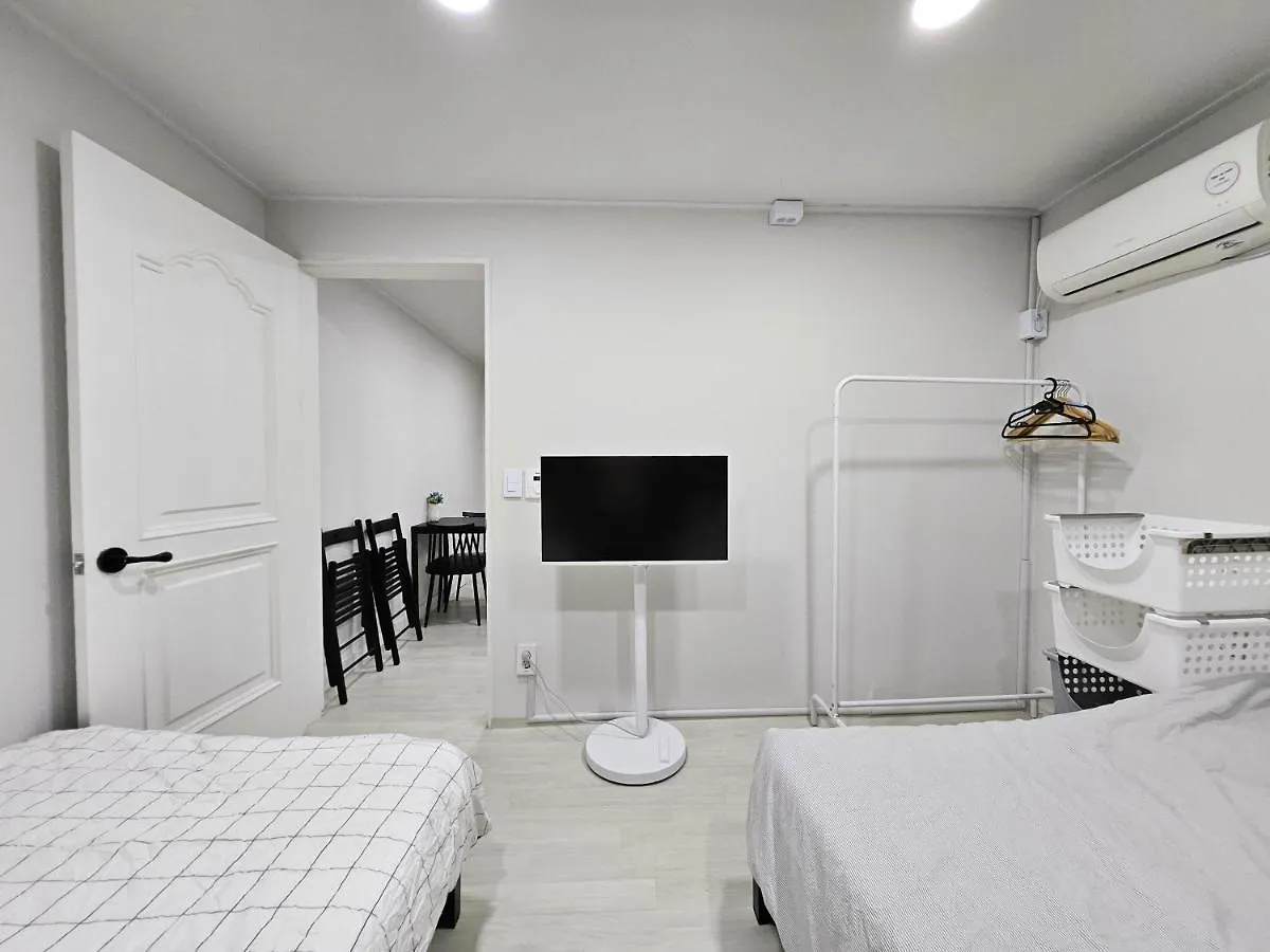 Guest house Millionbear Stay Seoul